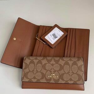 Coach Signature Large Tri-fold Wallet -